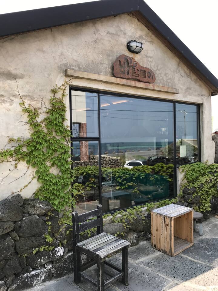 Stone House Embracing the jeju seas Cottages for Rent in Jejusi
