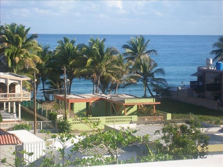 Amazing 3BR/3BA PH 1 Block from Sandy Beach Condominiums for Rent in