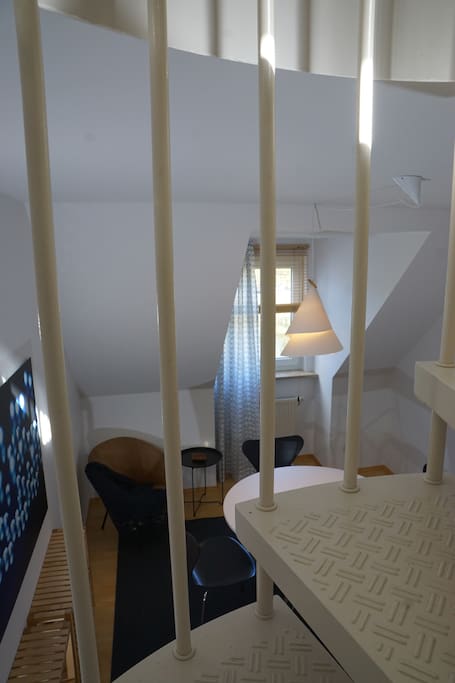 Blick vom Dachspitz ins Esszimmer