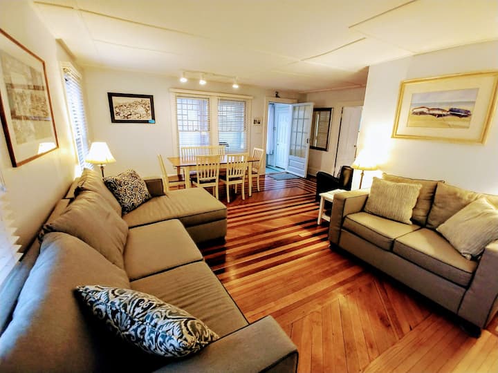 Easton's Beach House Houses for Rent in Middletown, Rhode Island, United States Airbnb