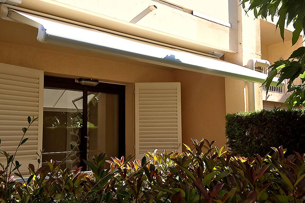 Loggia avec store Banne électrique