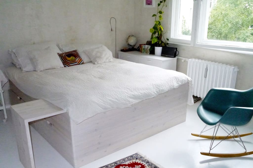Comfortable and quiet 2 person bedroom