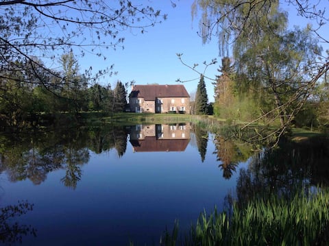 Manor House + cottages, sleeps 16+