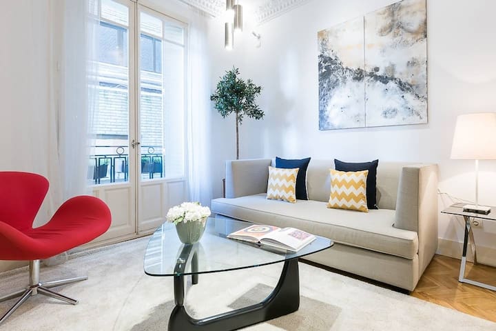 Stunning 3 bedroom apartment next to Retiro Park