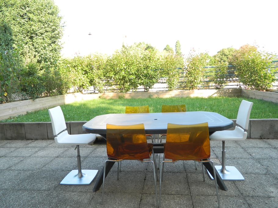 Terrasse et jardin privatif très calme