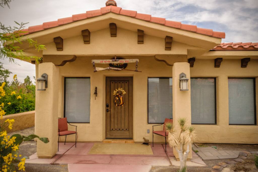 The front door of the Casita at Tlaquepaque