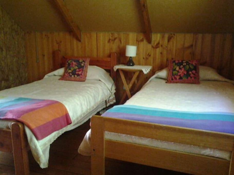 Cama individual.