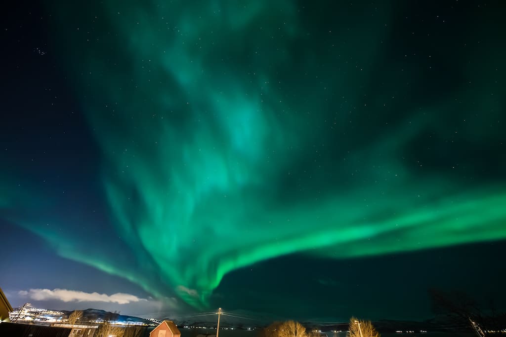 Aurora from my diveway. Photo by: thememoryoflove.com