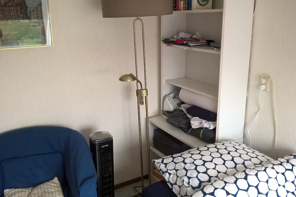 Fauteuil met lees- en schemerlamp