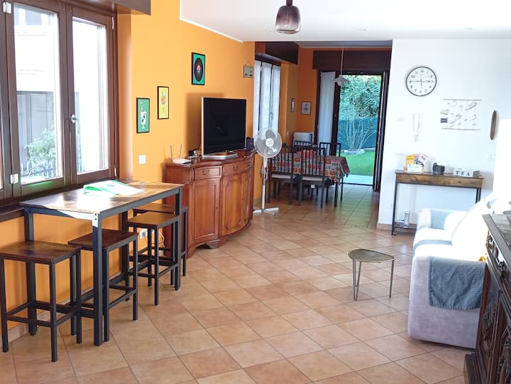 חדר מטבח פתוח, ספה נפתחת נוחה מאוד, מיזוג אוויר 