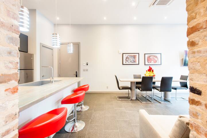 Luxury 4BR/4BA w Pool & Hot Tubs Near French Qtr gallery image 3