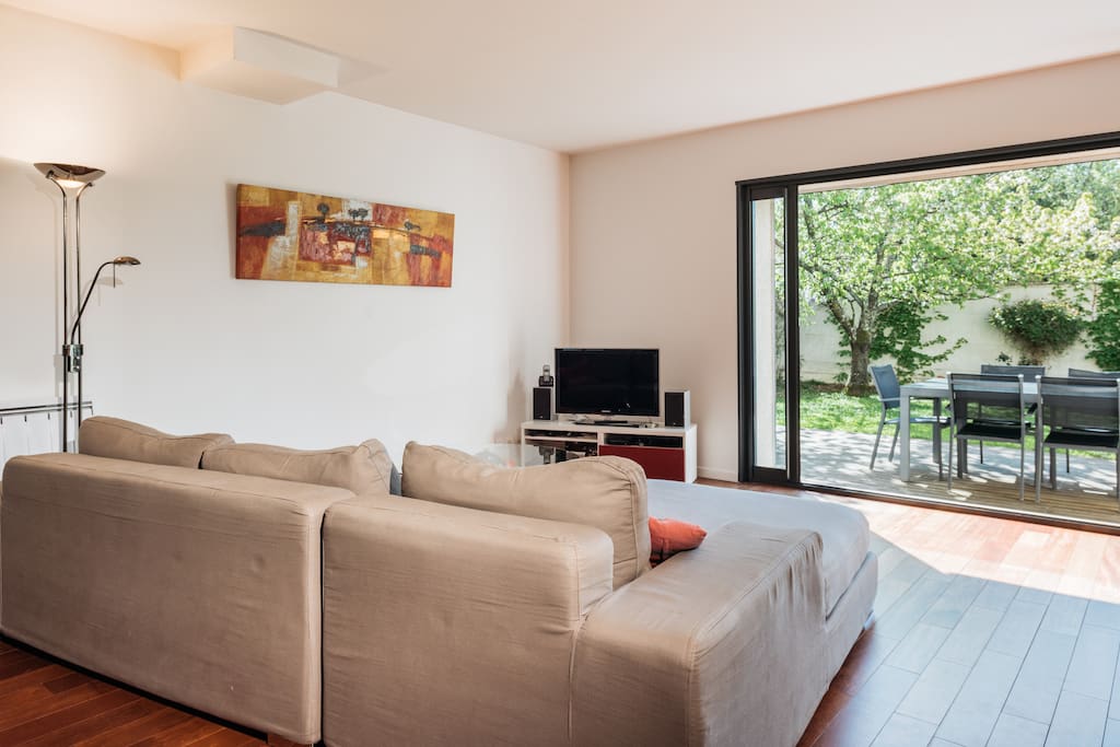 Lovely living room with access to the garden