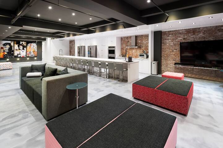 Presidential Loft | 4 Bdrs Loft at Holland Hotel gallery image 3