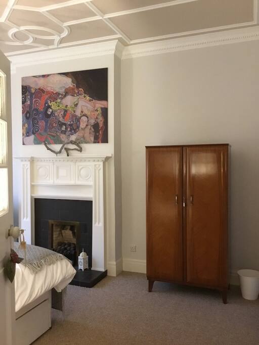 Guest bedroom