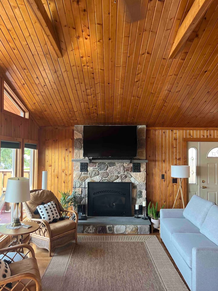 Waterfront 3-bedroom Home - Sodus Point, NY