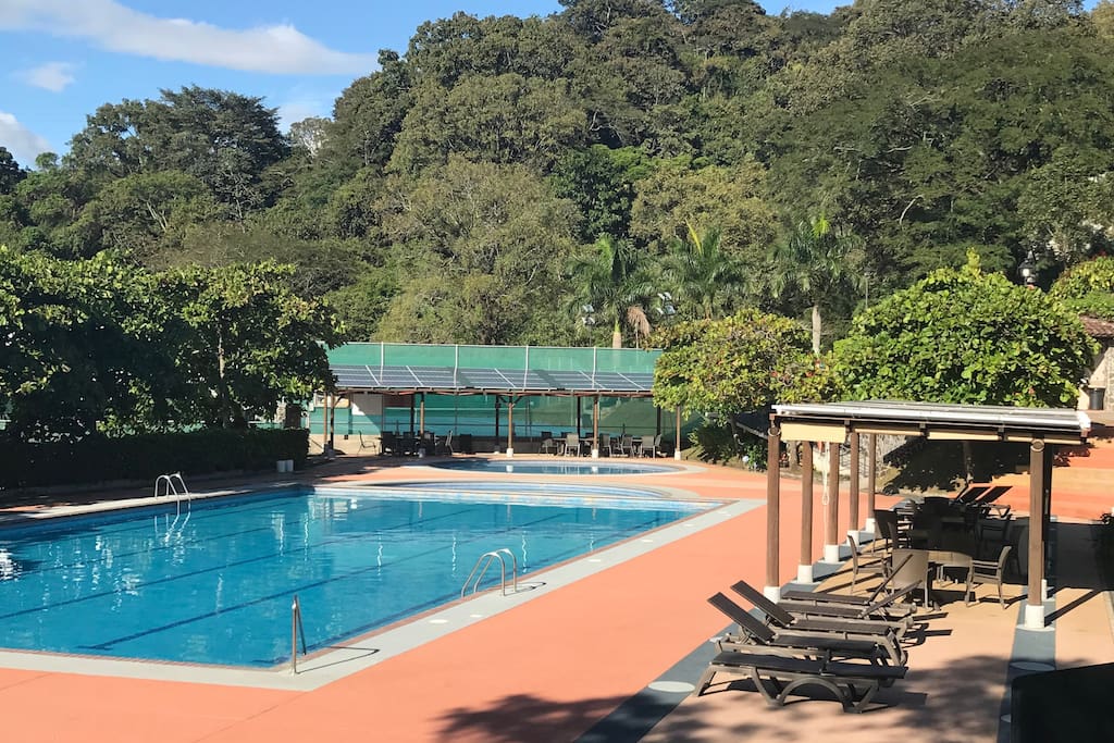Heated Pool / Tennis