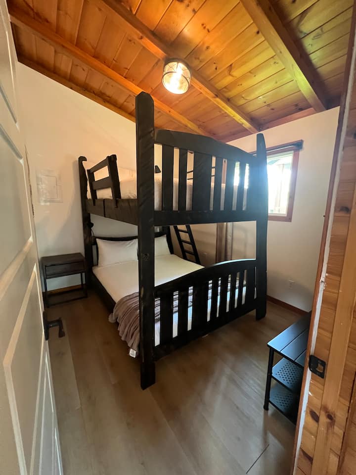 საძინებელი 1