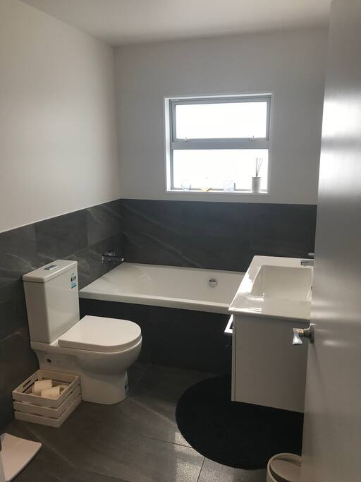 Private (adjacent) bathroom