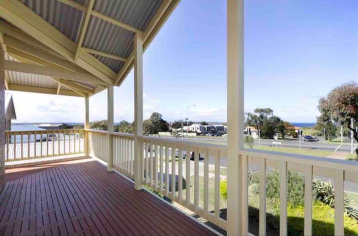 Great Ocean Road Torquay Escape