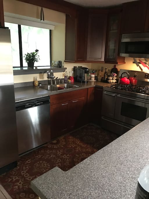 Fully equipped kitchen