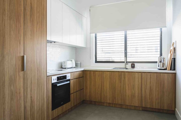 Modern Paddington Terrace – Short walk to SCG gallery image 3