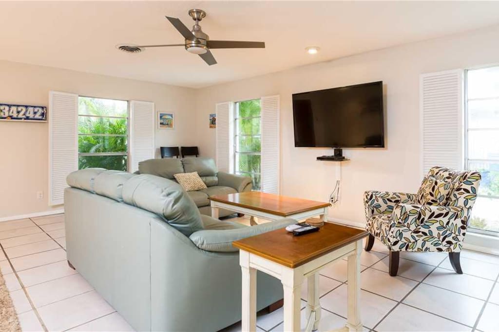 Relaxation - Settle into the comfortable living room furniture, make plans for the day, and enjoy spending time with friends and