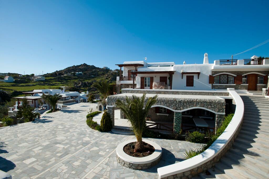 The complex consists of three independent villas. There is a new shared swimming pool, sunbeds and beach towels for all guests in our villas