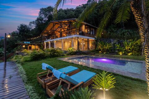 BEAUTIFUL Mountain house. AMAZING view of Cali!