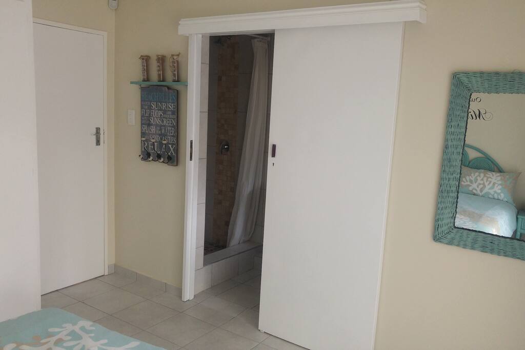 The Belle Le Vie Overnighter Bathroom