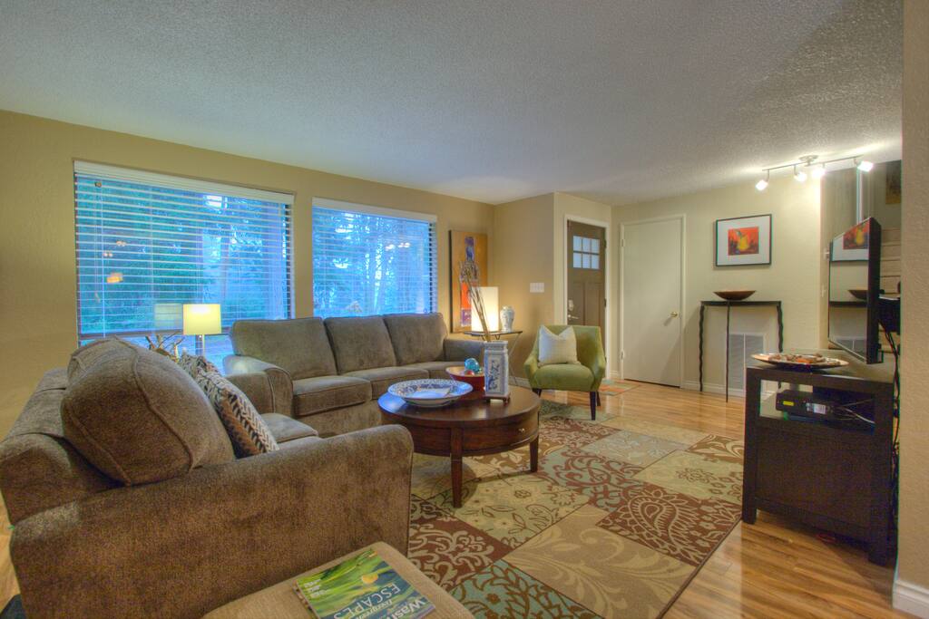 Entrance to foyer and living room.