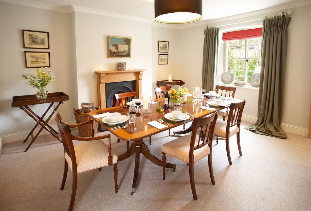 Ground floor: Dining room with open fire