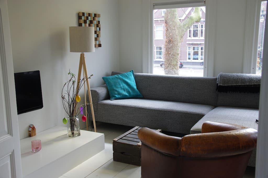 Living room with TV and radio