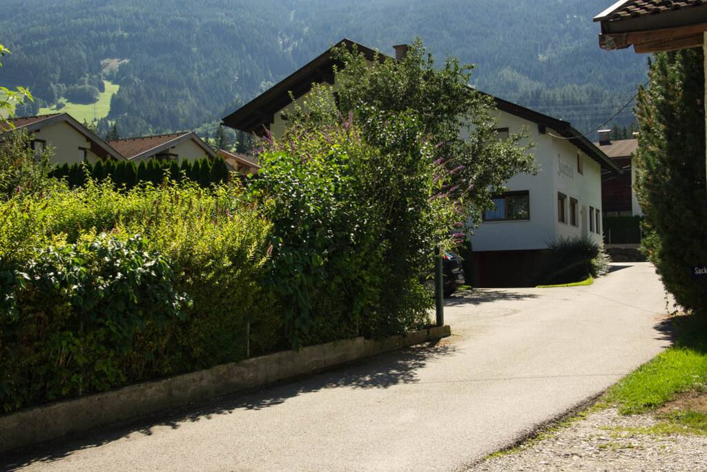 Zufahrt über Privatstrasse
