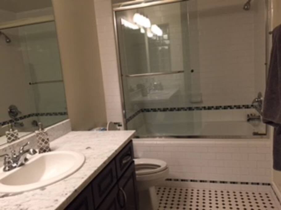 clean modern bathrooms