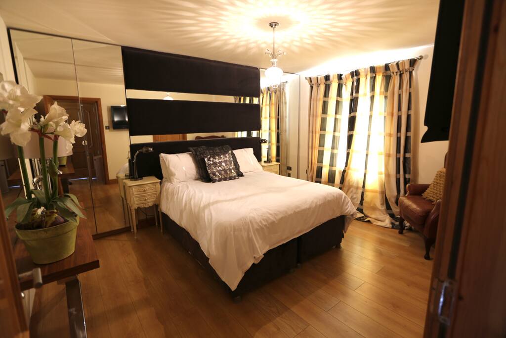 double or twin with
an ensuite double
shower