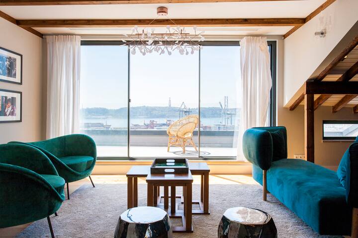 LUX LAPA Designer Penthouse gallery image 3