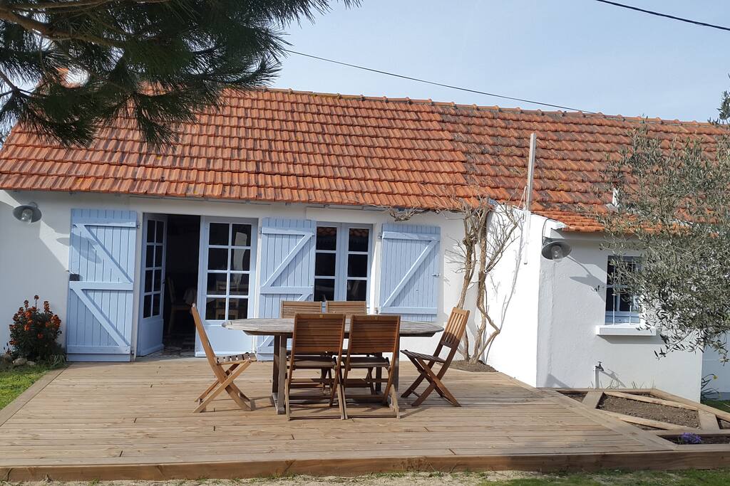 terrasse en bois de 20 m² exposé sud et surtout vue sur la forêt domaniale