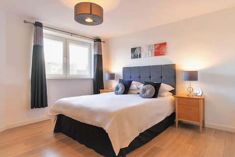 CauraDee SpaciousFlat,Sleep6, FreeParking, 3Broom