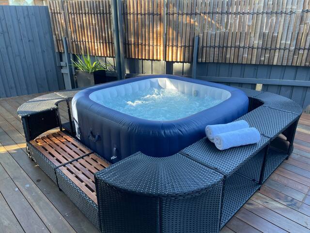 Sunset Retreat – 17 Guests gallery image 3