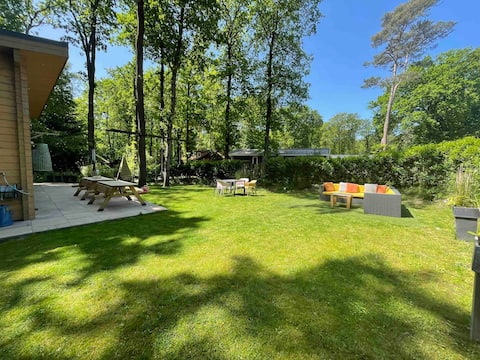 Vacation home with swimming pool in the woods