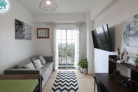 Urban Serenity 04 - Modern 1-BR Condo with Pool