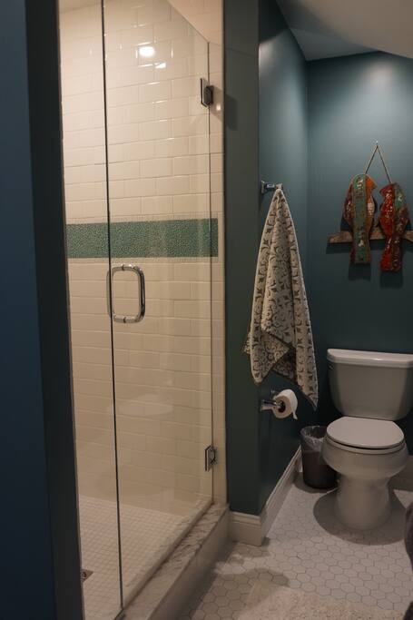 Your 3rd Floor Suite - Private On-suite Bathroom