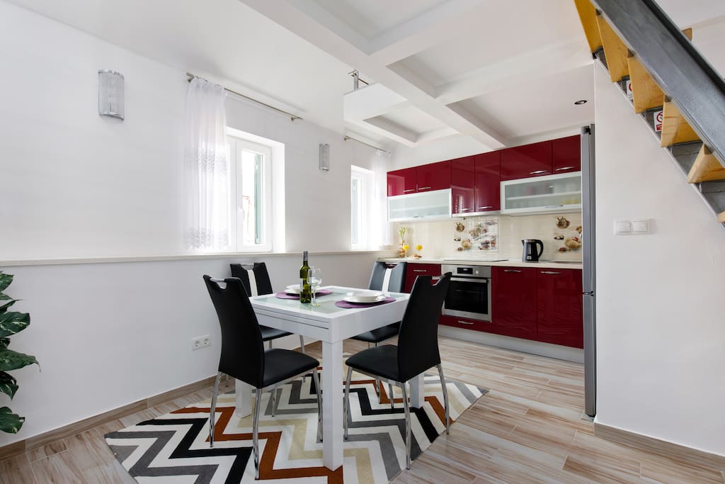 "To anyone who is looking for a quite, central location in split i cannot recommend this spot enough.".-Jeremy from IRL