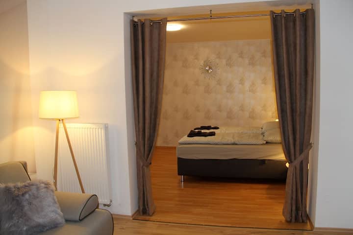 Elegant apartment in a quiet tennis area.