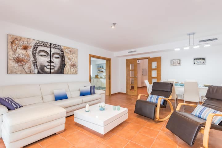 Villa Barbara ★Beach★ private Pool, free AC&WiFi★