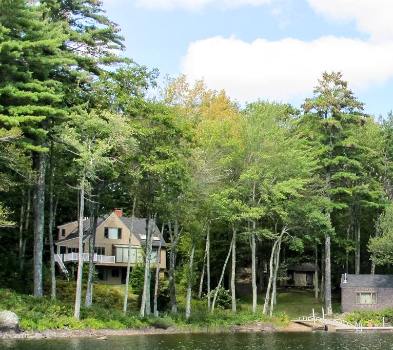 Wiley Neck House on Megunticook Lake Houses for Rent in Lincolnville