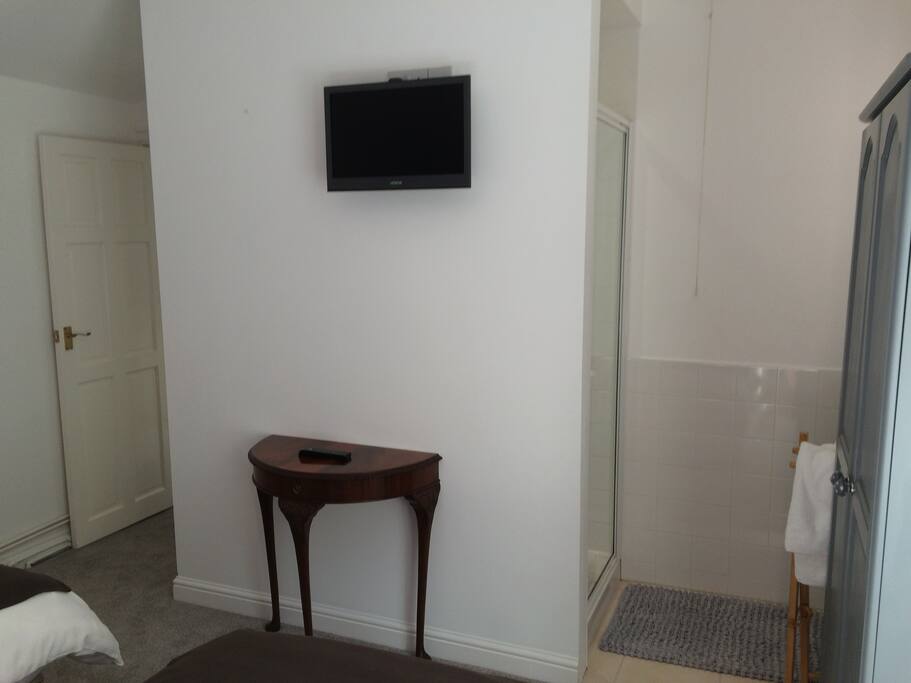 TV and Wifi in each room