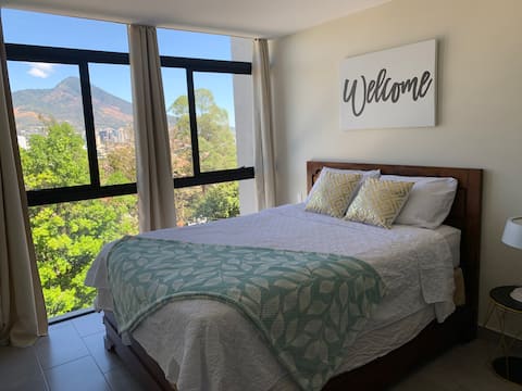 Cozy place with a great volcano view w/pool access