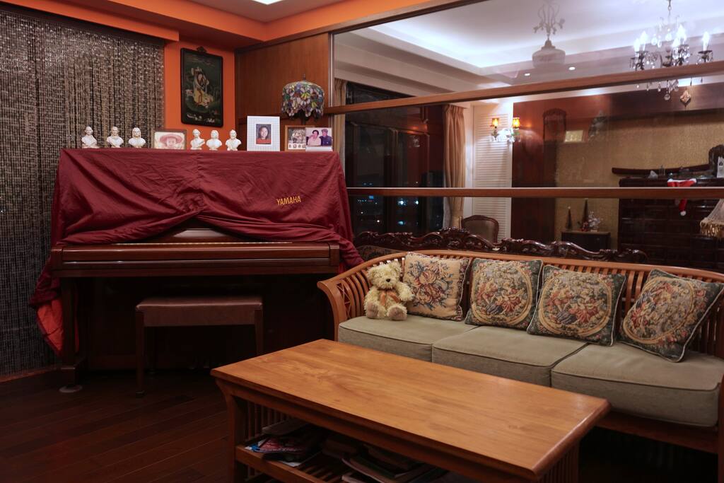 This is the comfortable lounge for the guest.