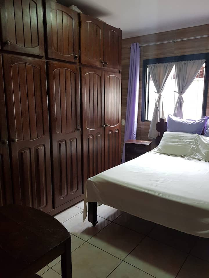 Suite room with airconditioning in family home Houses for Rent in